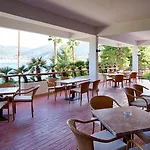 Issa Hotel 2*