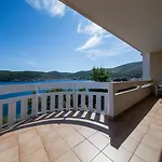 Hotel Issa