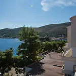 Hotel Issa