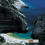 Hotel Issa