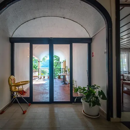 Hotel Issa Vis