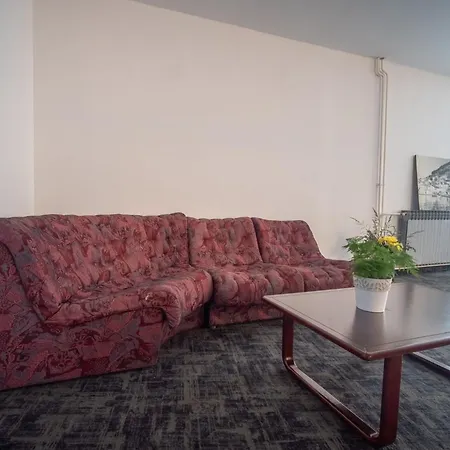 Issa Hotel 2*