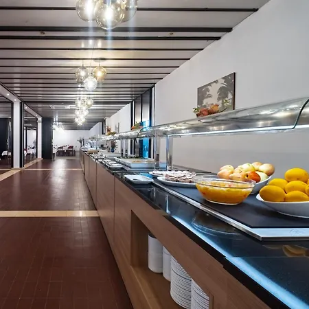 Hotel Issa 2*