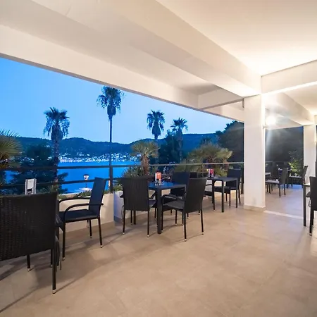 Hotel Issa Vis