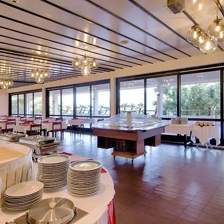 Hotel Issa