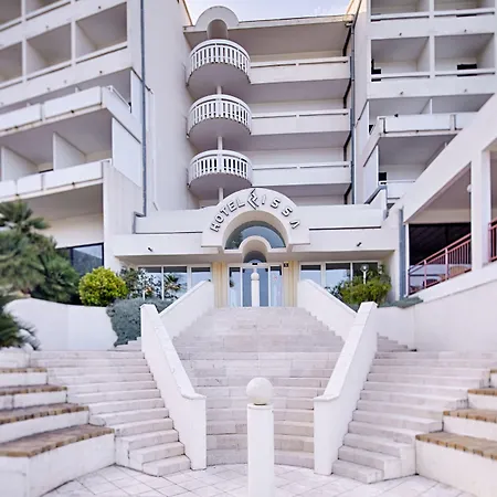 Hotel Issa 2*