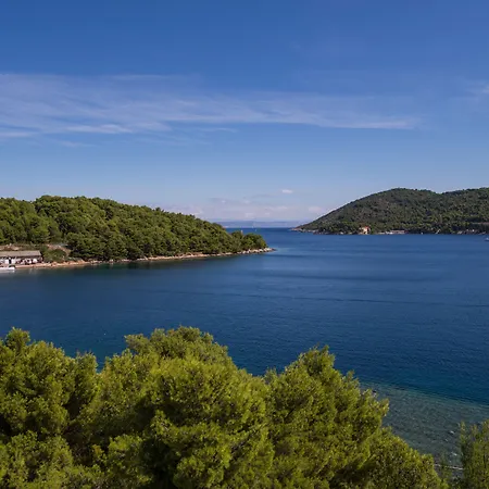 Hotel Issa 2*
