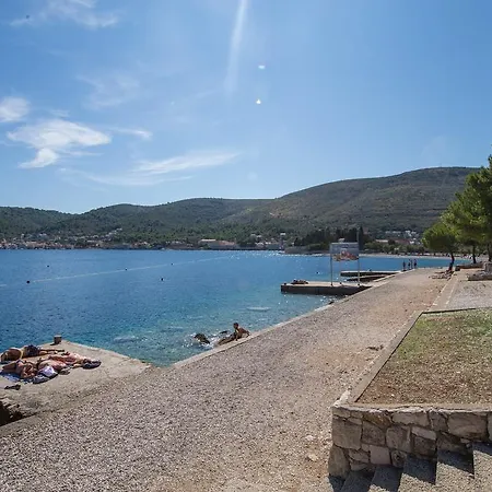 Hotel Issa 2*