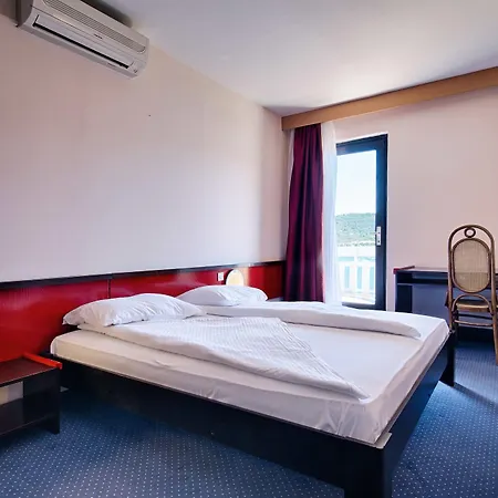 Hotel Issa