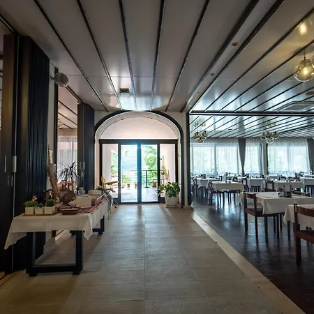 Hotell Issa Vis