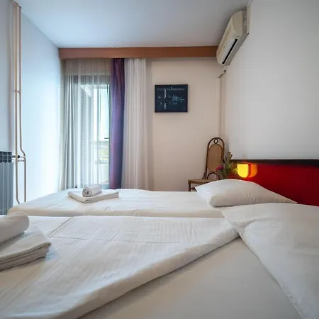 Issa Hotell 2*