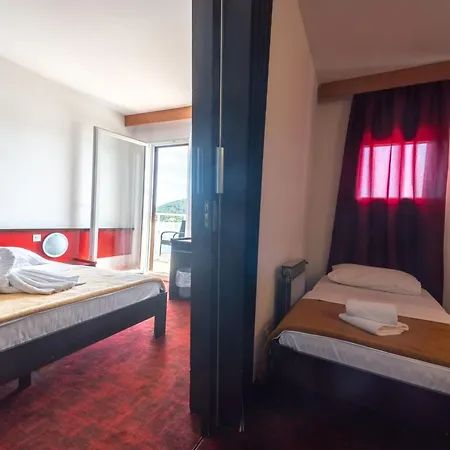 Issa Hotell