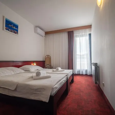 Issa Hotel Vis
